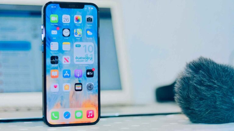 iPhone home screen showcasing features linked to the new iOS 26 update.