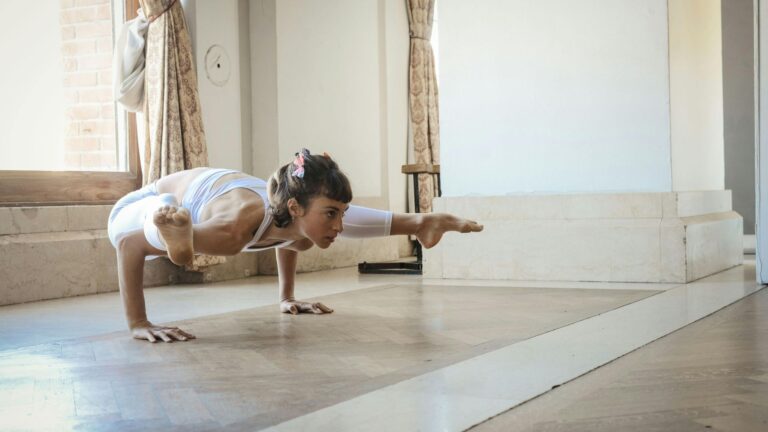 Gymnastic leg exercises for extreme strength and flexibility during bodyweight training