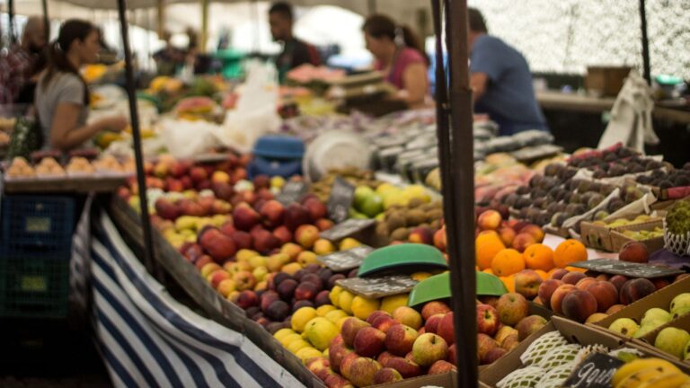 Fresh fruits displayed at a local market – unique food business ideas for 2025